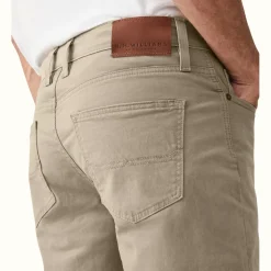 Men R.M. Williams Nicholson Short