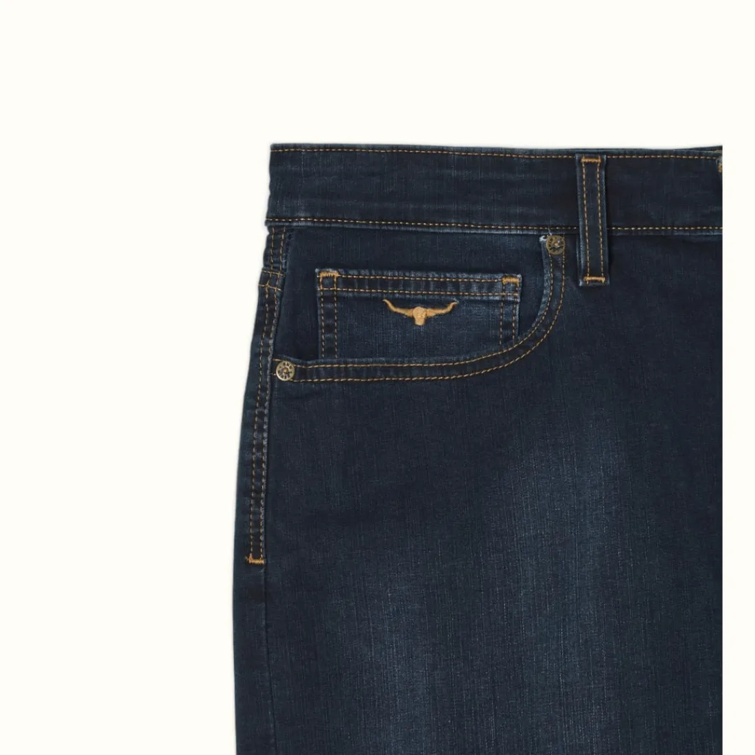 Men R.M. Williams Nicholson Short