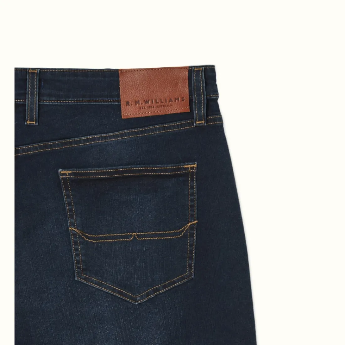 Men R.M. Williams Nicholson Short